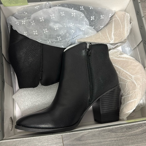 Womens Graceyy Faux Leather Ankle Boots Black - Picture 2 of 7